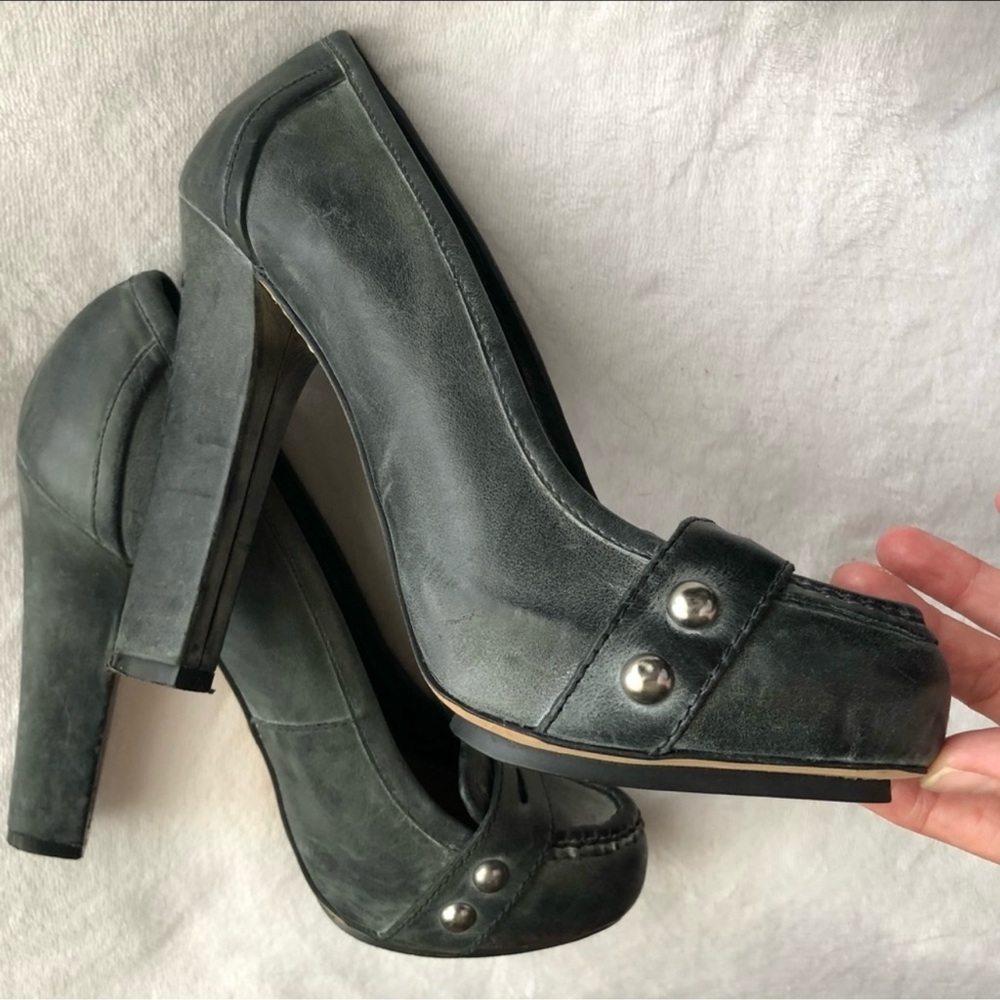 TRUE RELIGION LEATHER HIGH HEELS PUMPS